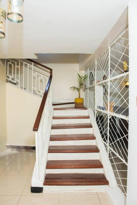 Forget Your Worries In This Serene 5 Bedroom Villa In Ngong 나이로비 외부 사진