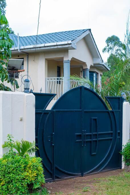 Forget Your Worries In This Serene 5 Bedroom Villa In Ngong 나이로비 외부 사진