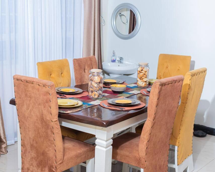 Forget Your Worries In This Serene 5 Bedroom Villa In Ngong 나이로비 외부 사진