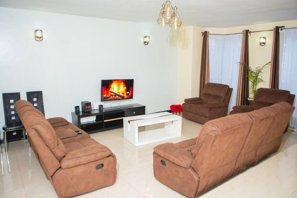 Forget Your Worries In This Serene 5 Bedroom Villa In Ngong 나이로비 외부 사진